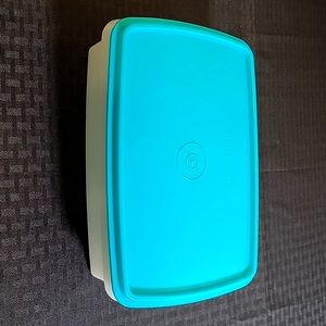 Tupperware- Like New!
